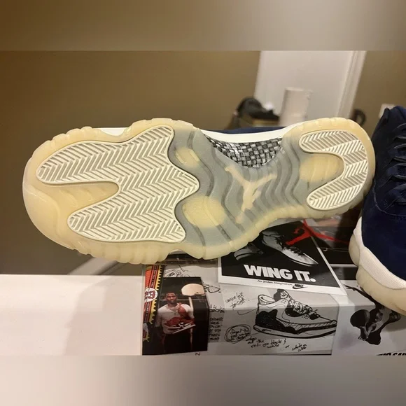 DS Air Jordan 11Lows Derek Jeter “RE2PECT”